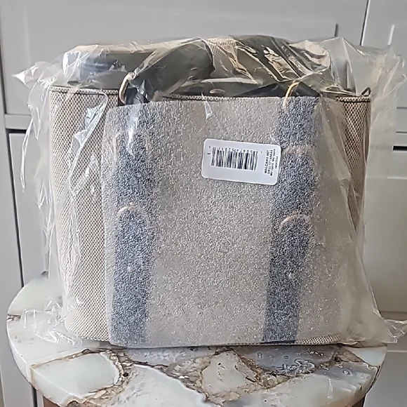 Aldo Black and Tan Tote Bag - Picture 8 of 8